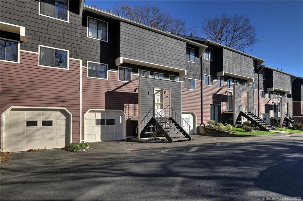 20 Stonegate Unit: D
