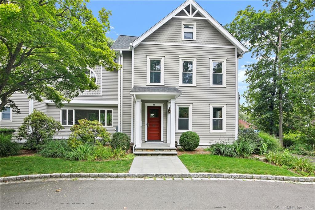 32 Seminary Street