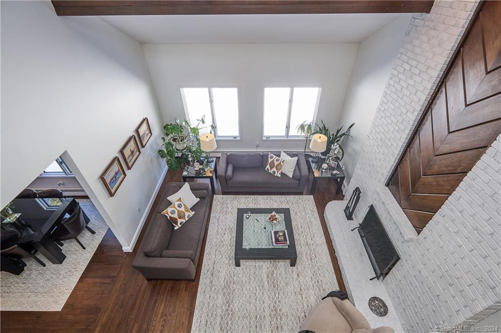 222 Compo Road South