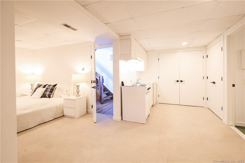 222 Compo Road South