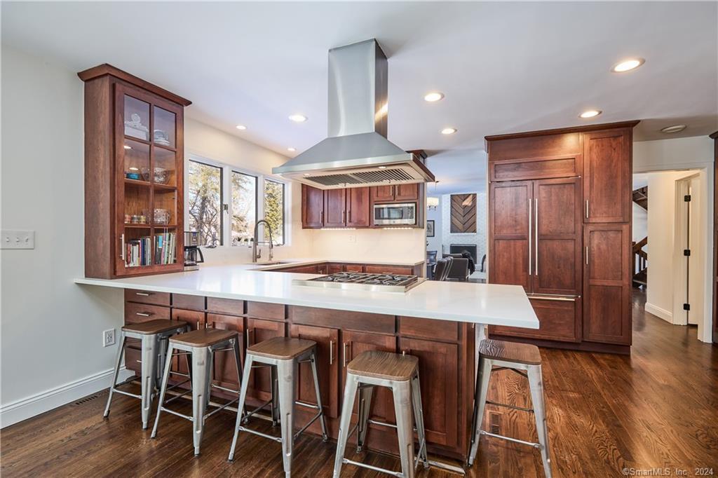 222 Compo Road South