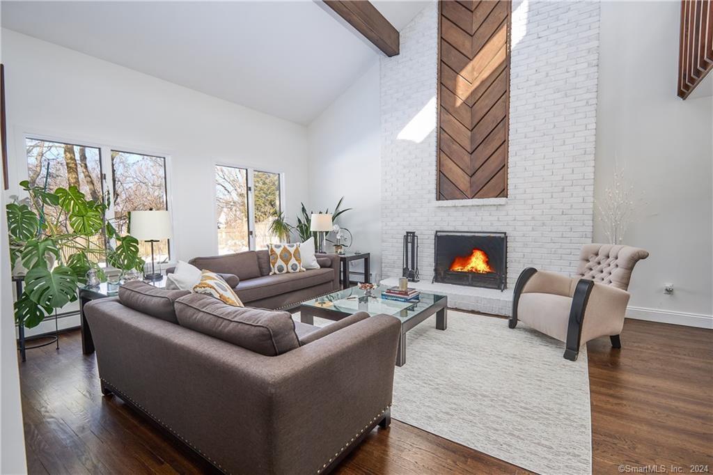 222 Compo Road South