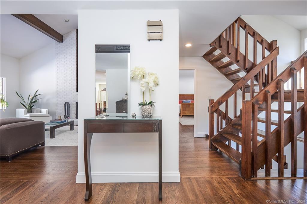 222 Compo Road South