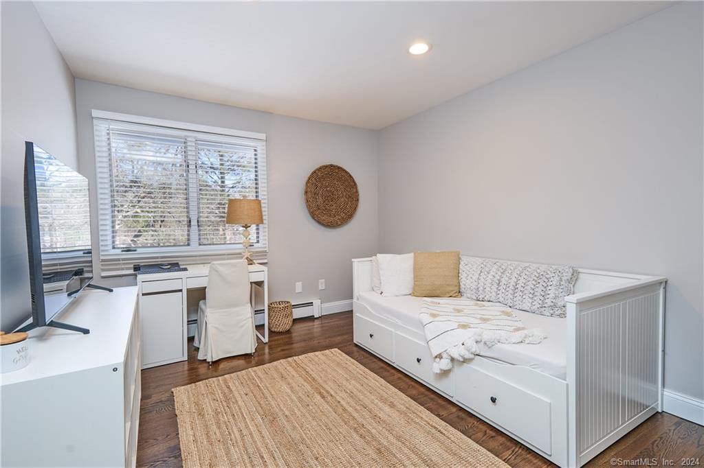 222 Compo Road South
