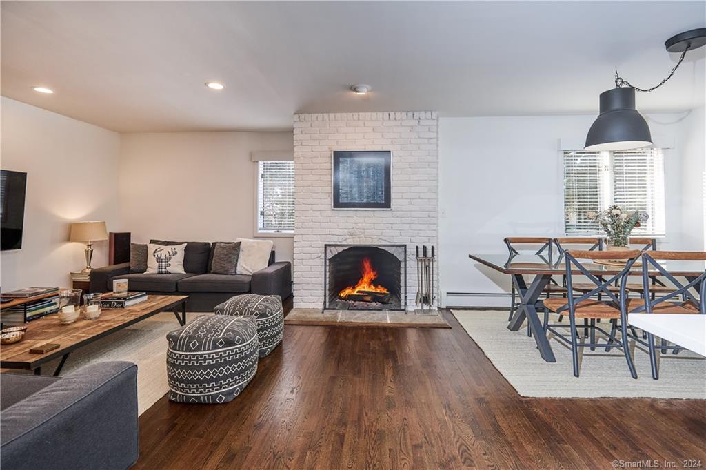 222 Compo Road South