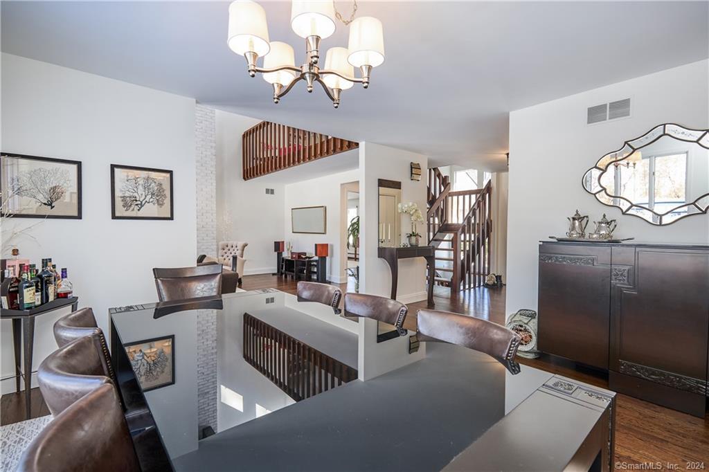 222 Compo Road South