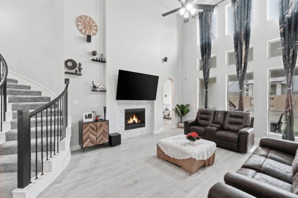 2842 Acacia Grove Drive