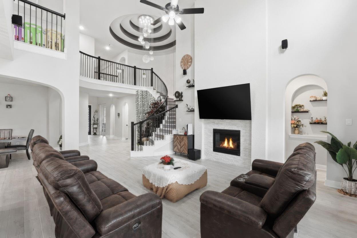 2842 Acacia Grove Drive