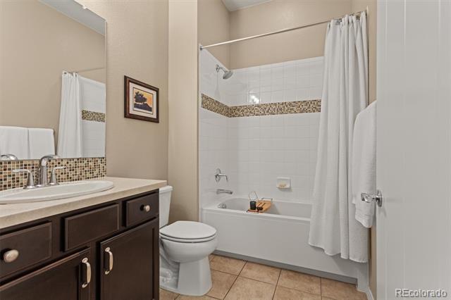 8272 E 55th Place