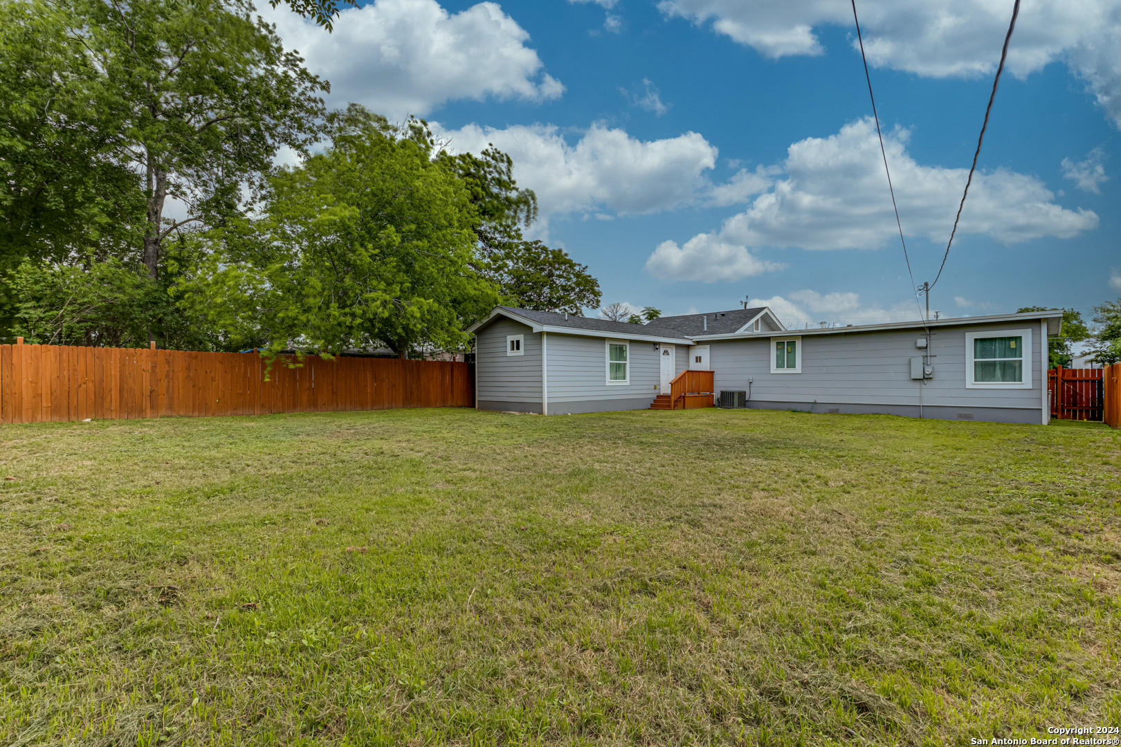 3226 LINN RD