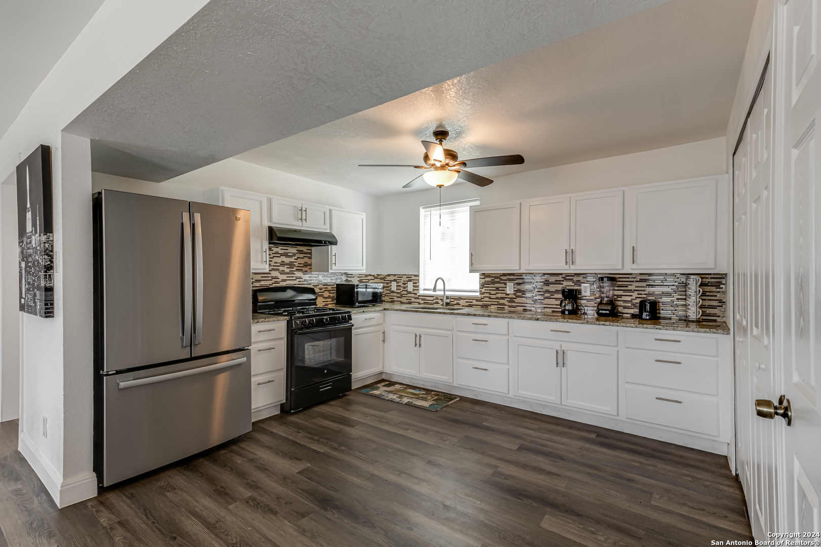 3226 LINN RD