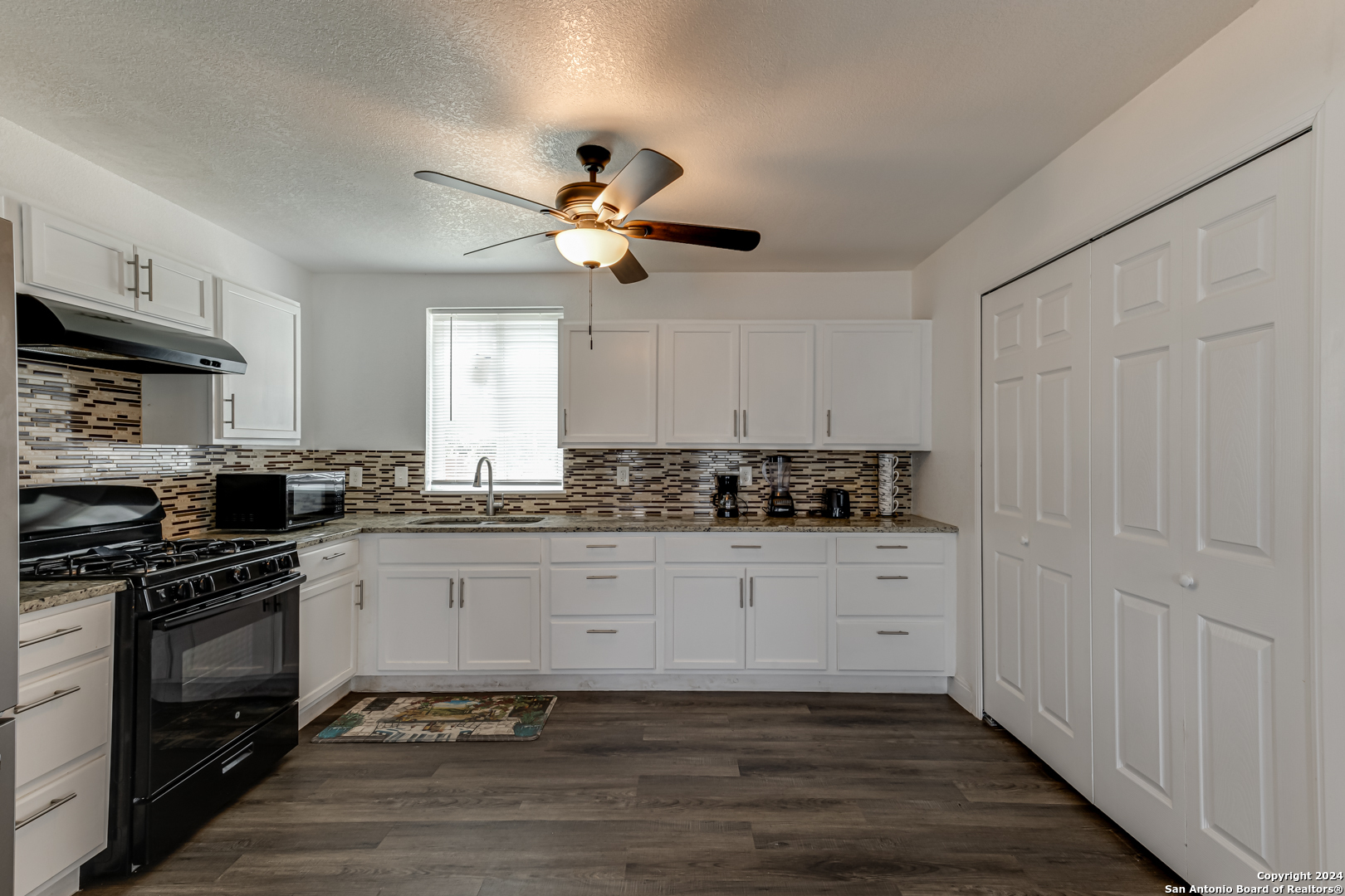 3226 LINN RD