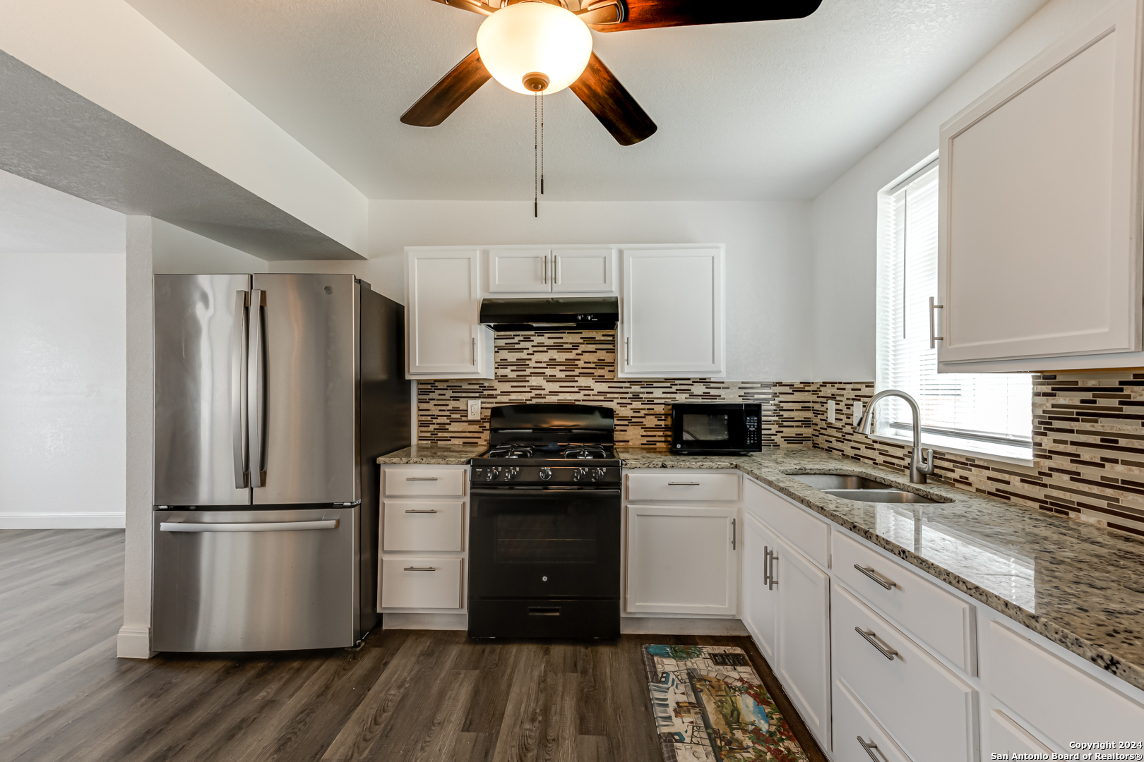 3226 LINN RD