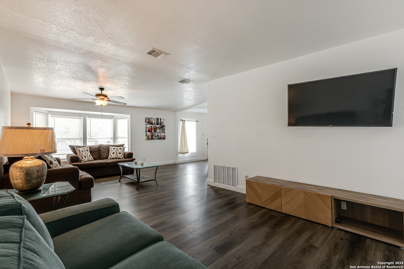 3226 LINN RD