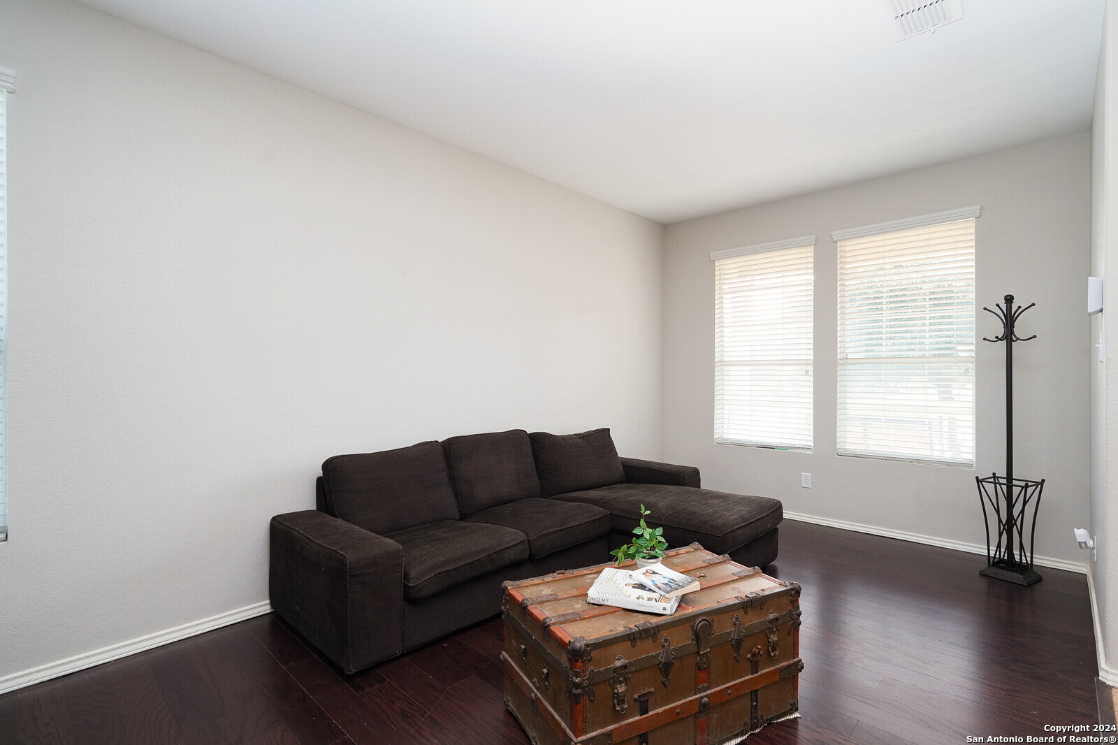 27202 Rio Cove