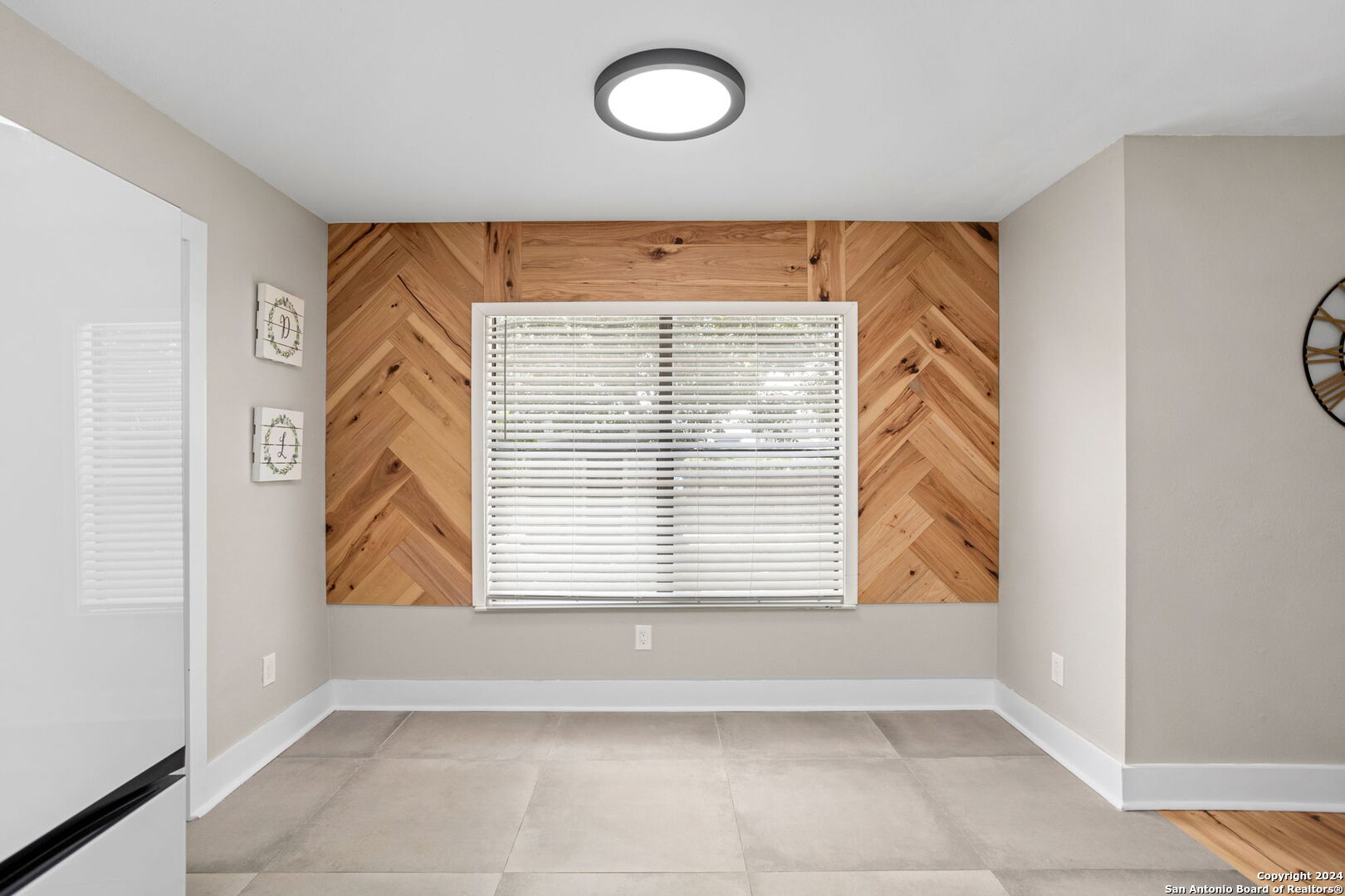 8114 STAGWOOD HL