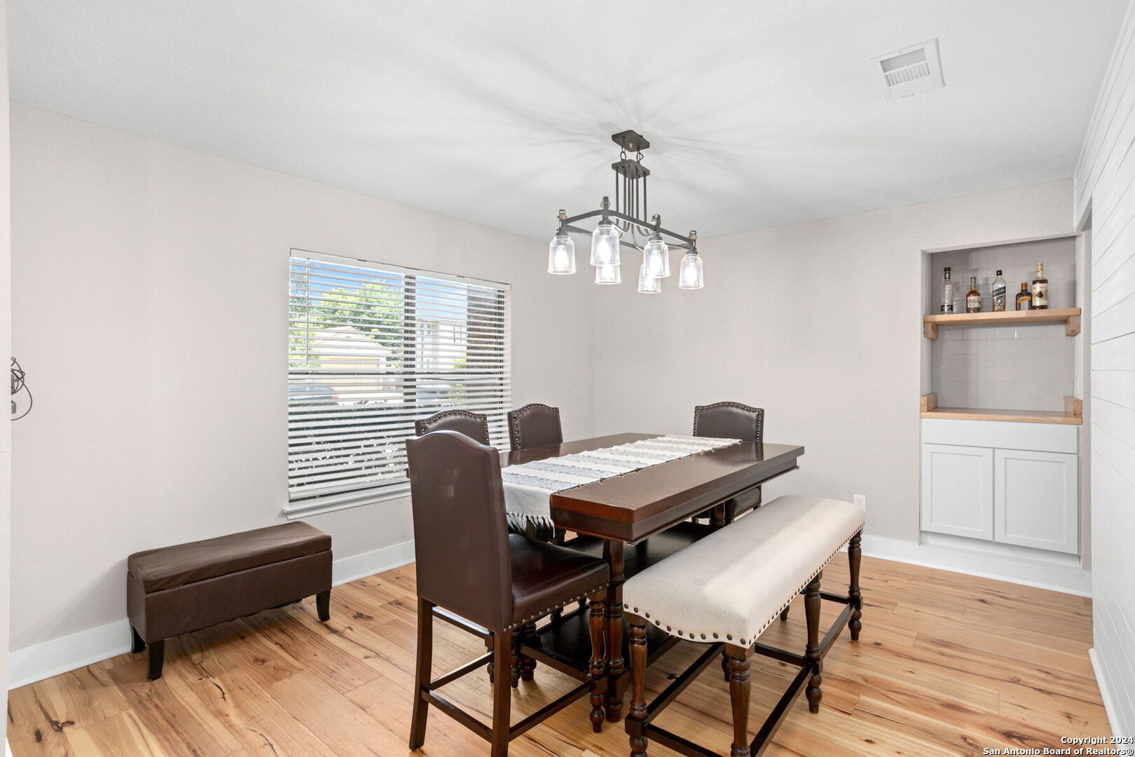 8114 STAGWOOD HL