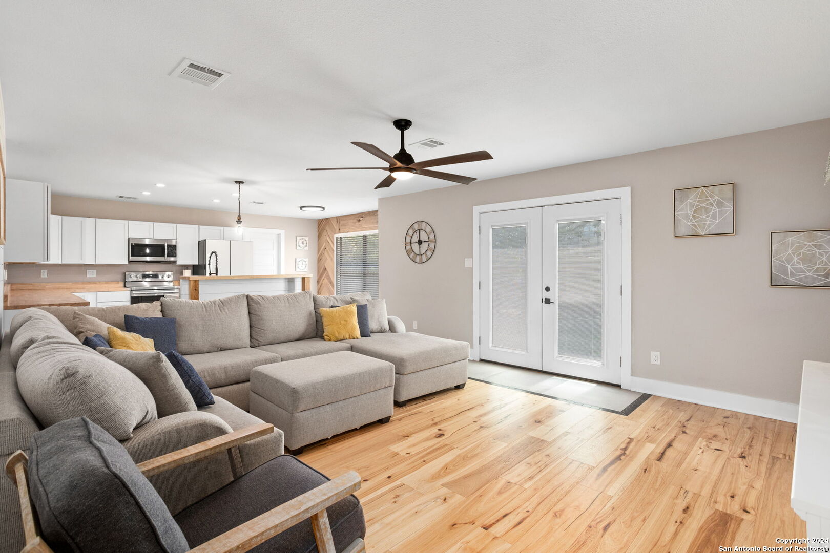 8114 STAGWOOD HL
