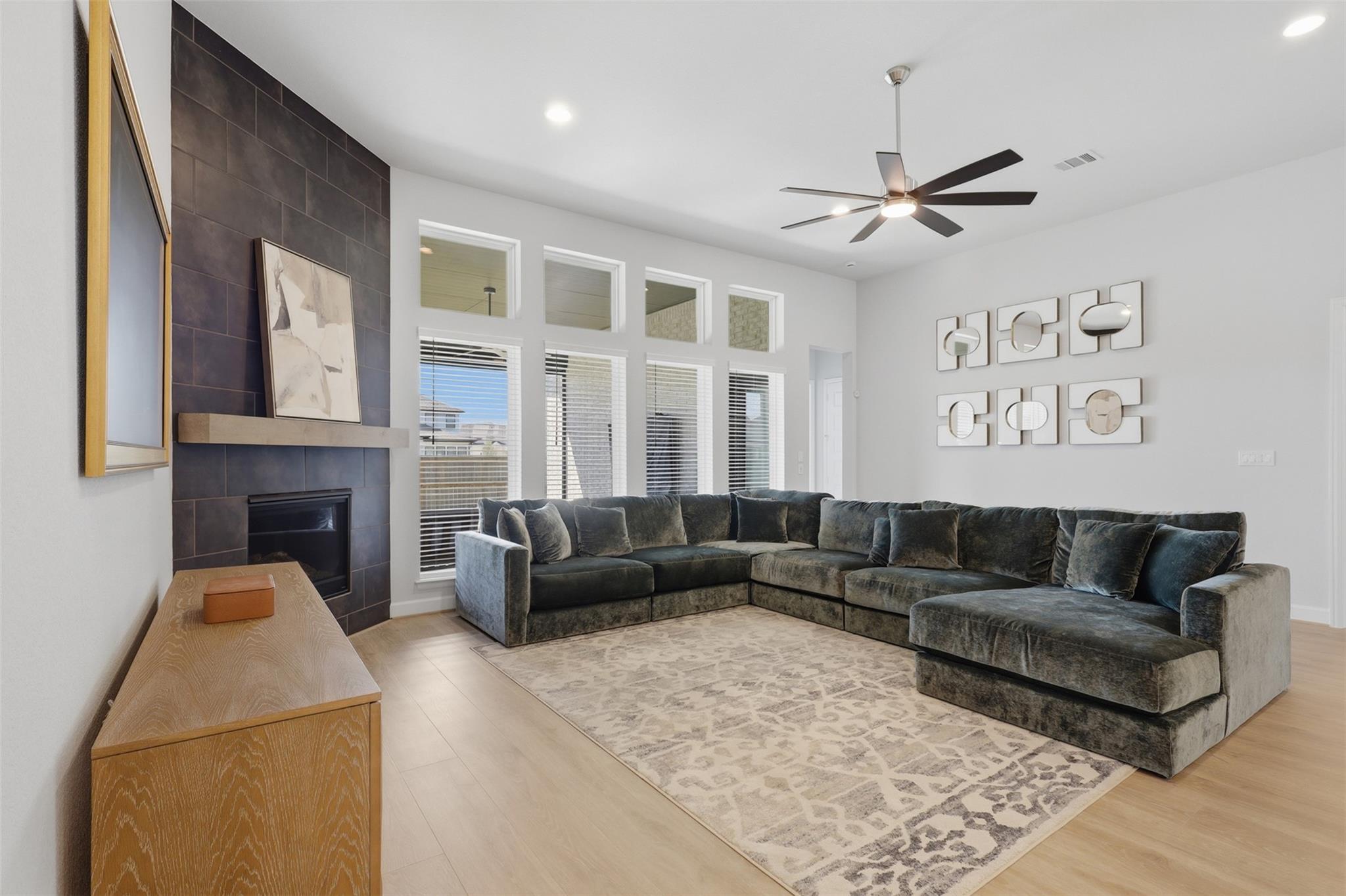 8922 Sierra Nevada Drive