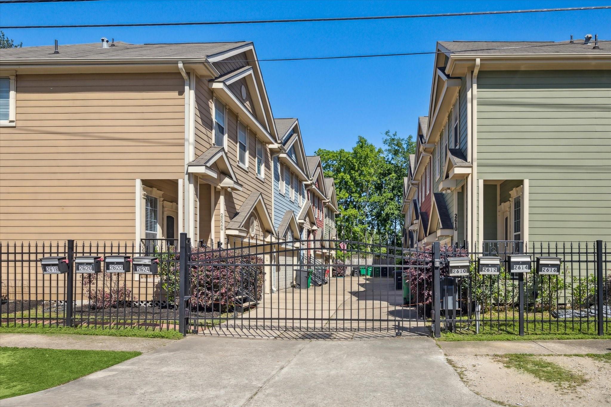 2624 Detering Street
