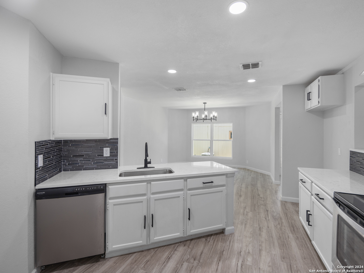 7707 clear ridge