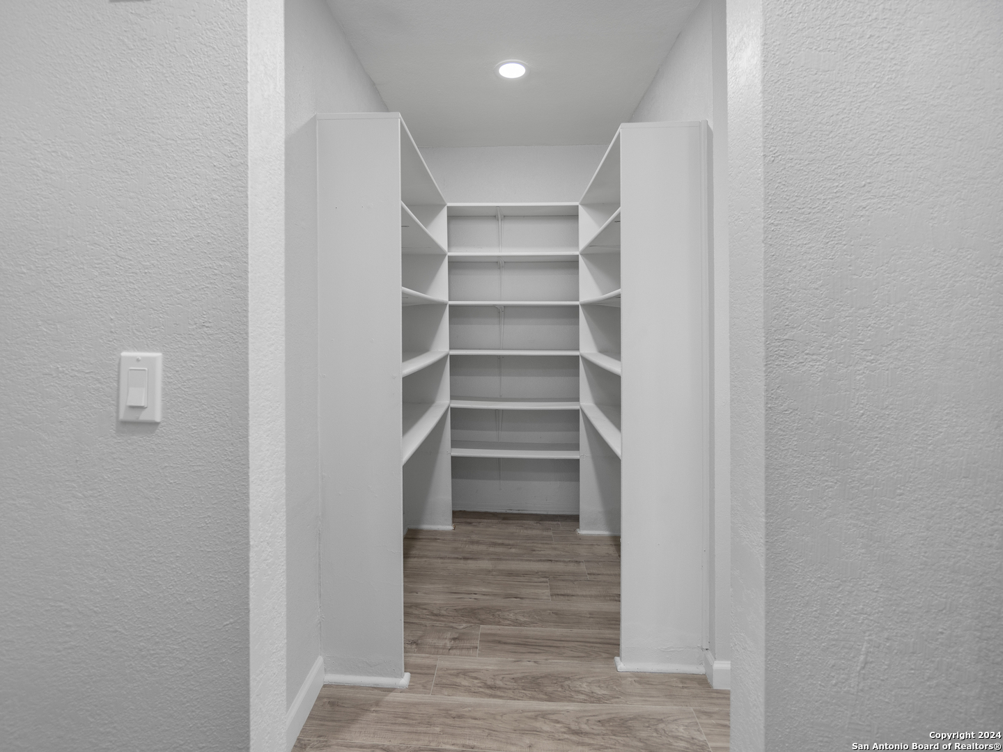7707 clear ridge