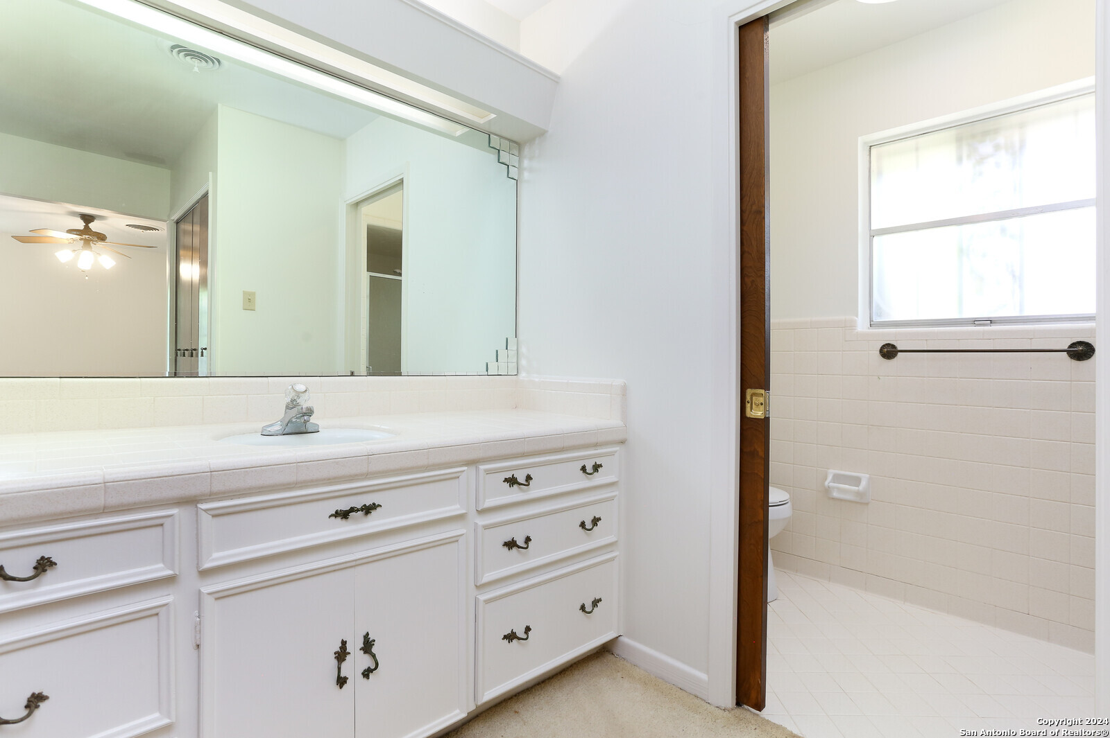 203 Honeysuckle Ln