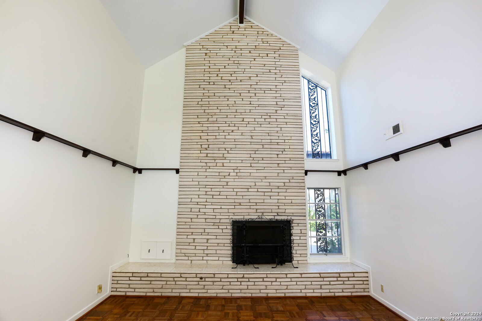 203 Honeysuckle Ln