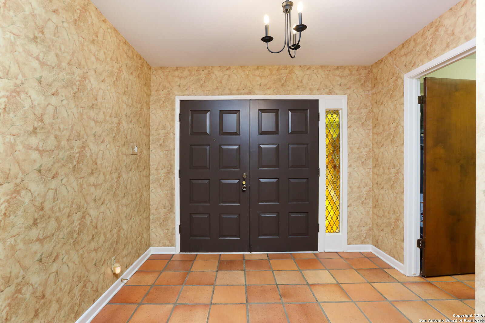 203 Honeysuckle Ln