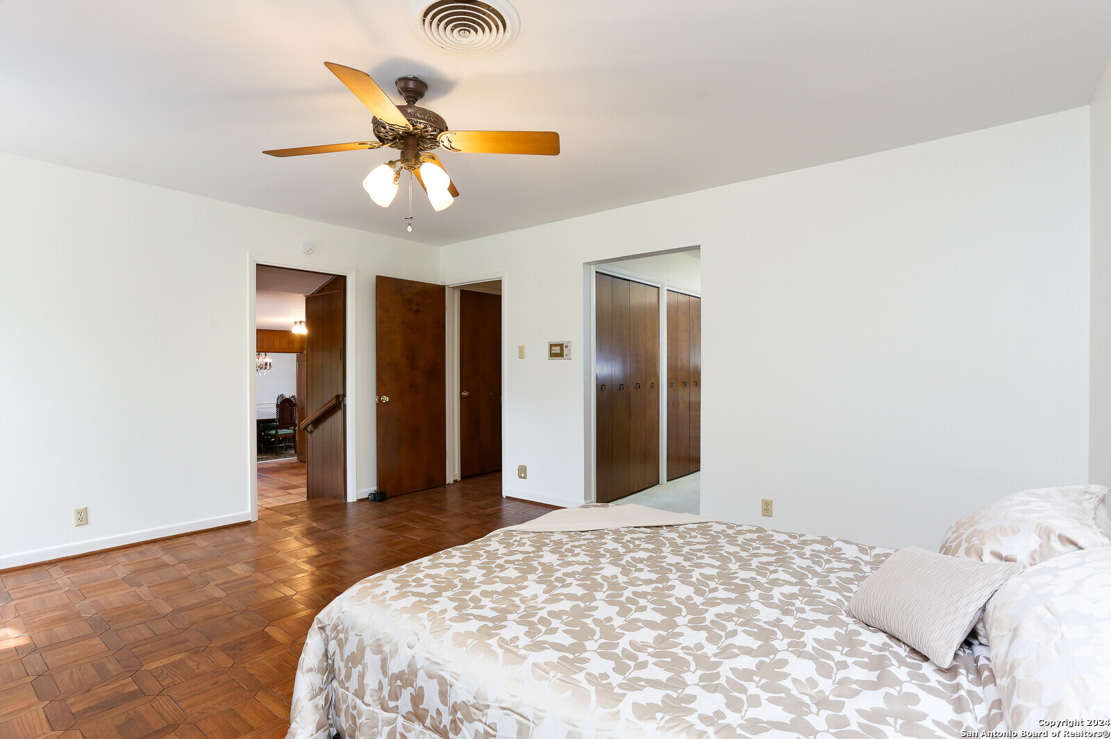 203 Honeysuckle Ln