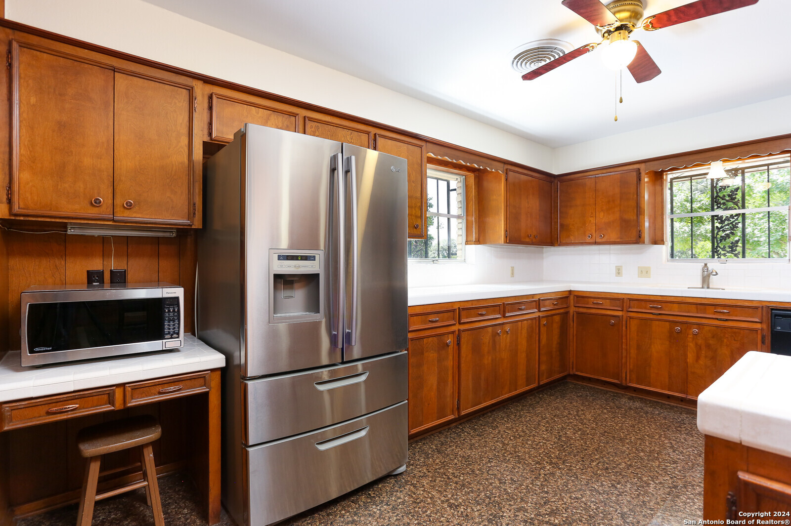 203 Honeysuckle Ln