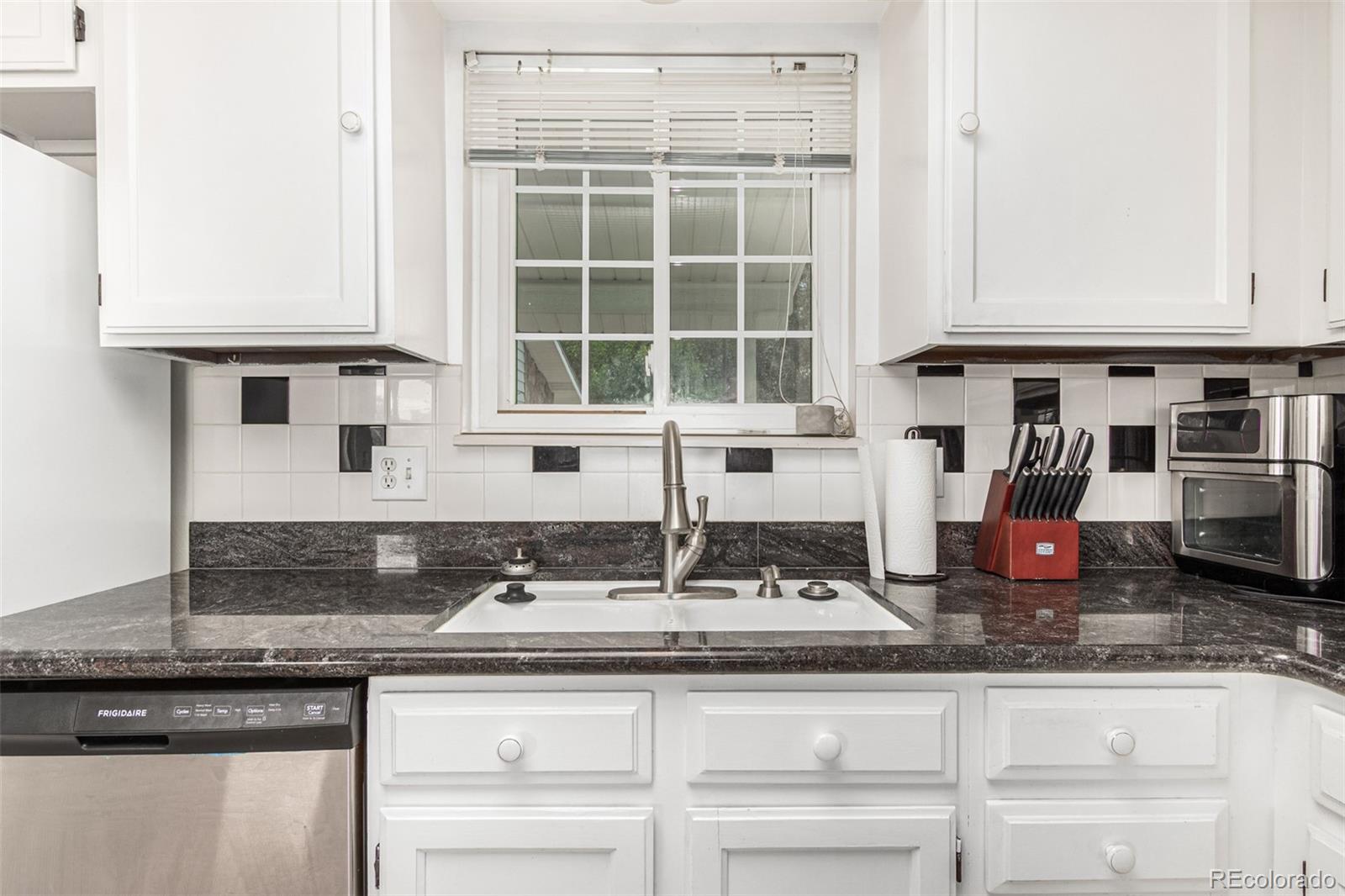 2588 S Vaughn Way Unit: E
