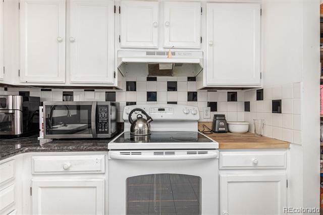 2588 S Vaughn Way Unit: E
