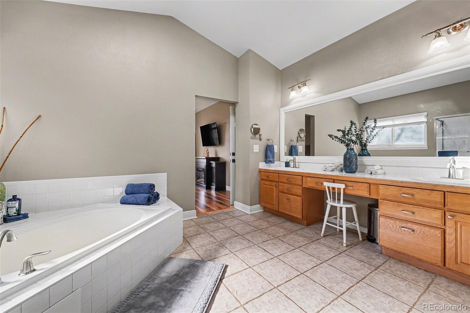 5101 S Olathe Circle