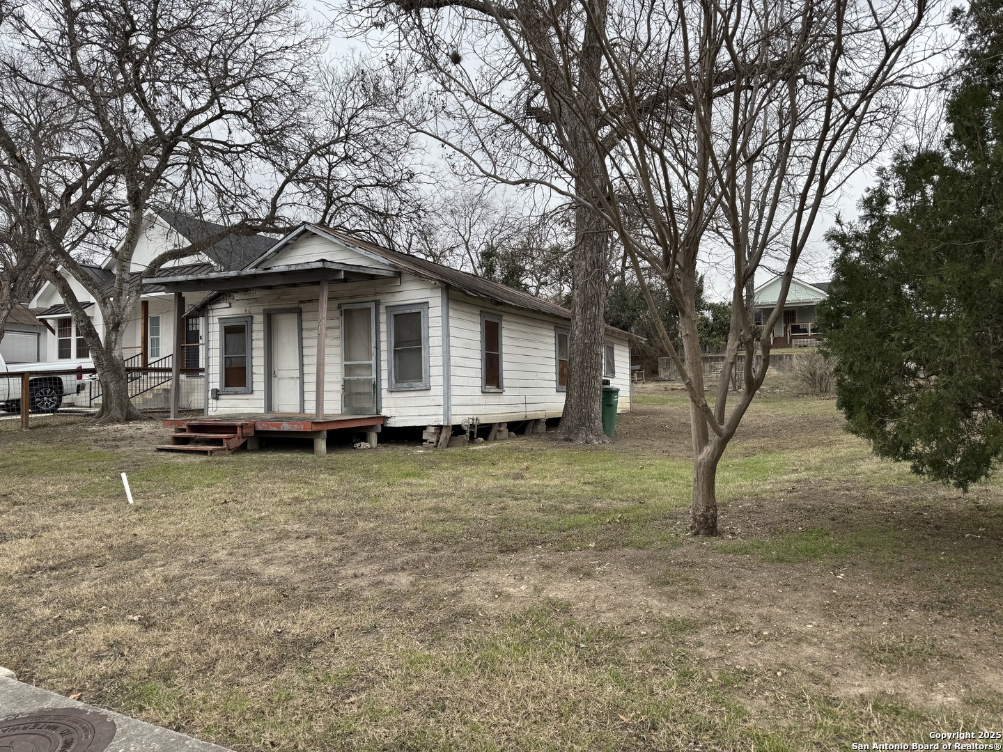 1512 Avant Ave