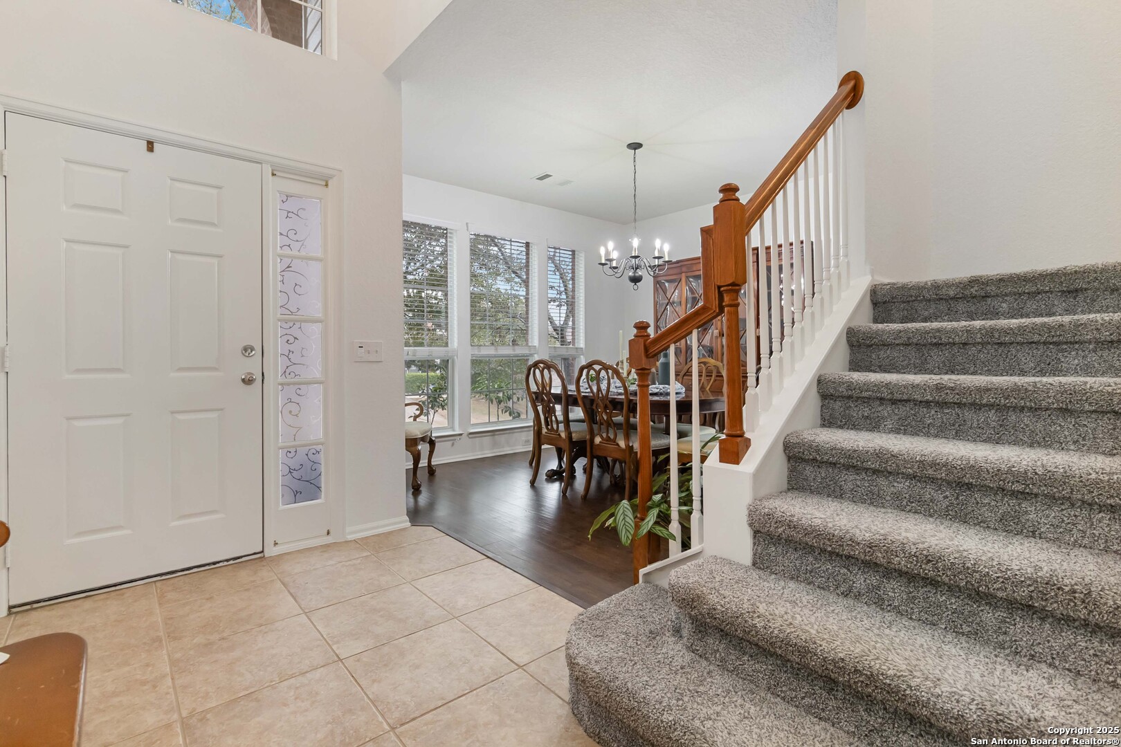3627 Ashland Cliff