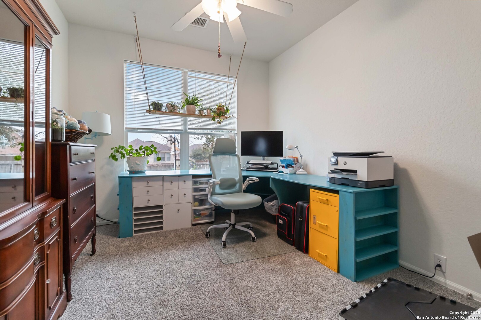 3627 Ashland Cliff
