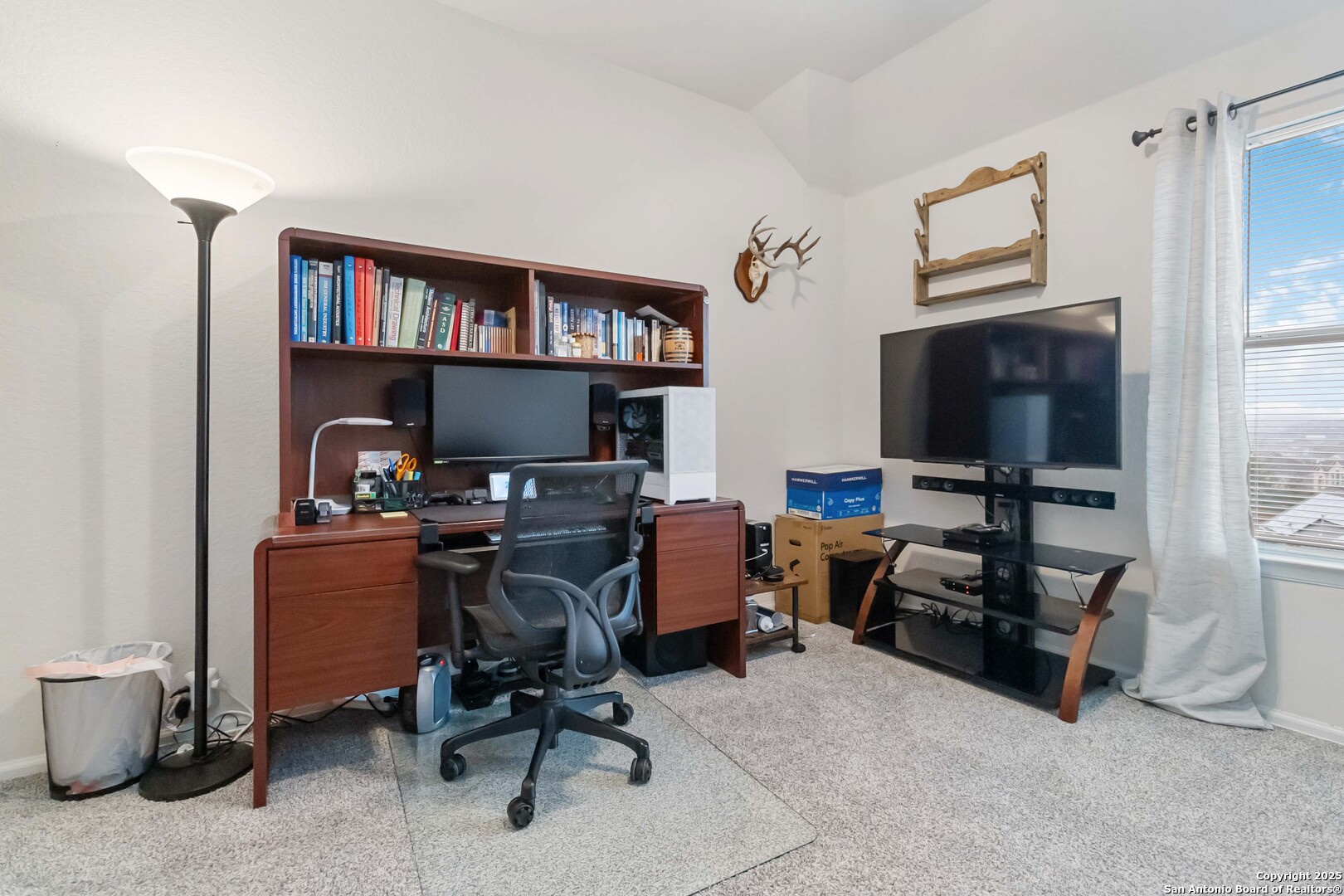 3627 Ashland Cliff