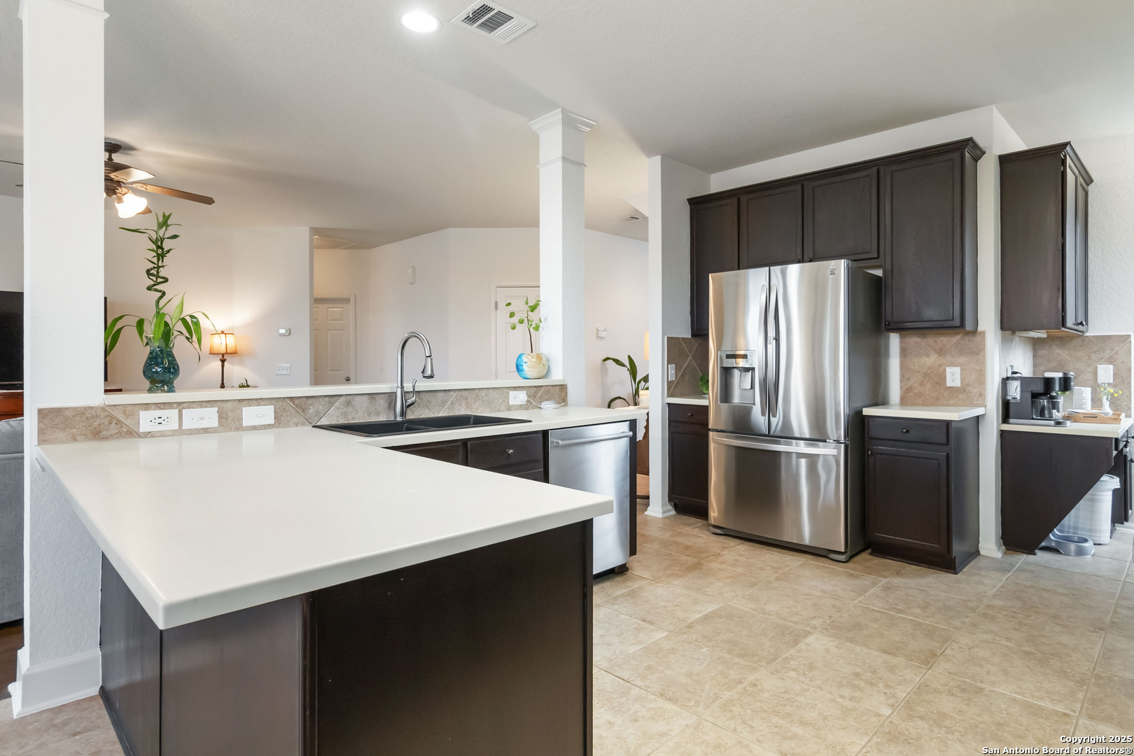 3627 Ashland Cliff