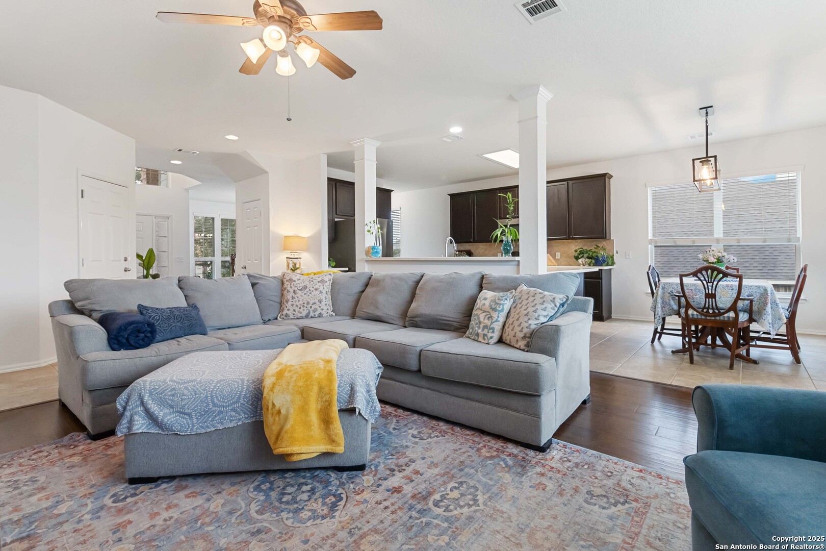 3627 Ashland Cliff