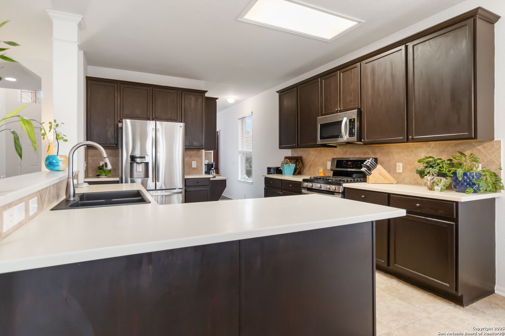 3627 Ashland Cliff
