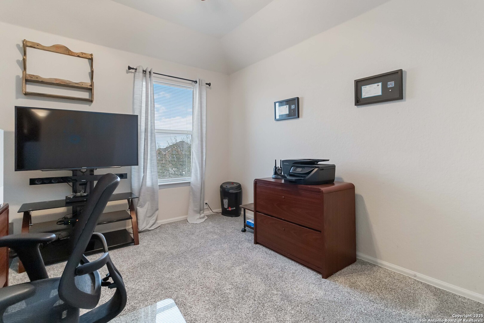 3627 Ashland Cliff
