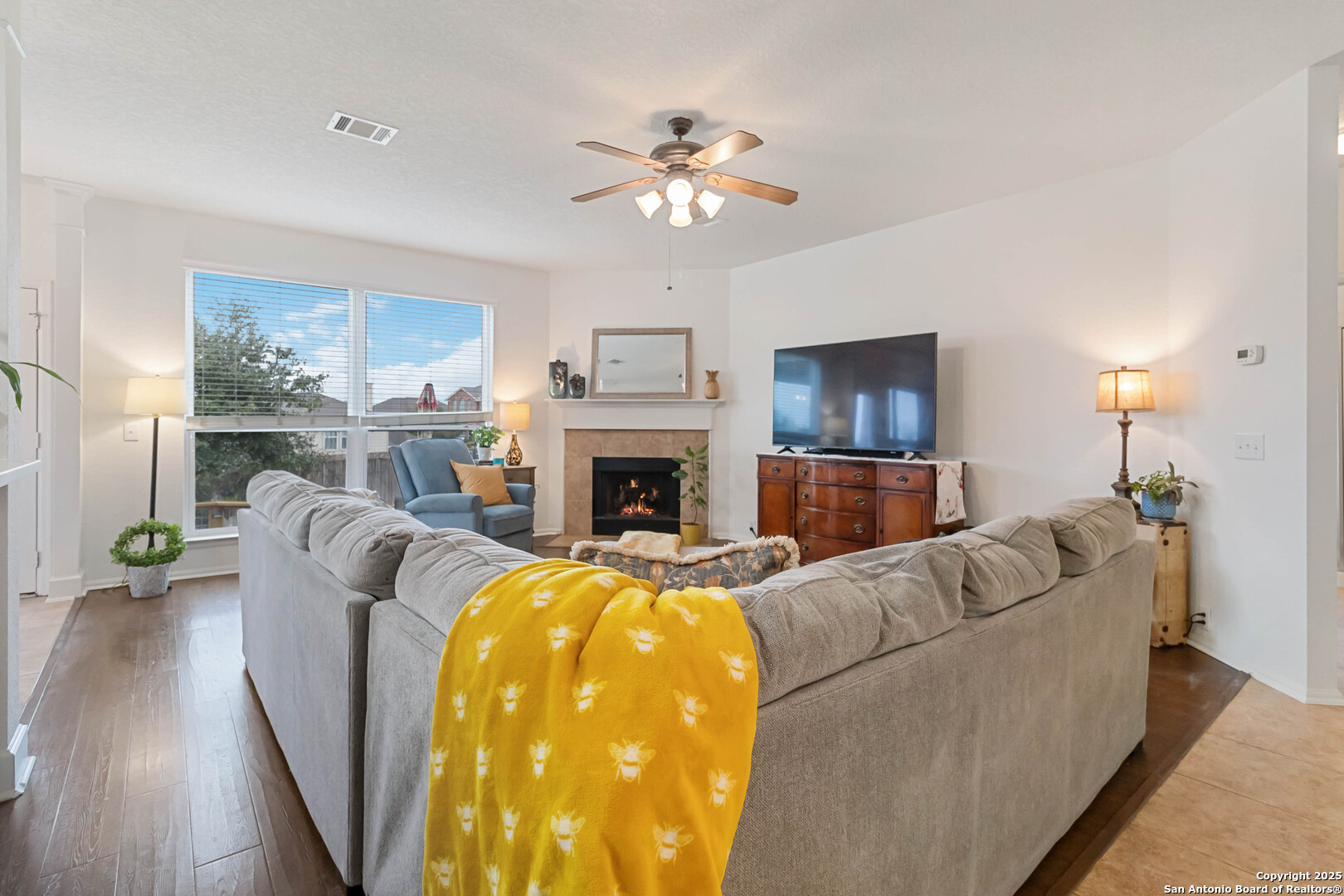 3627 Ashland Cliff