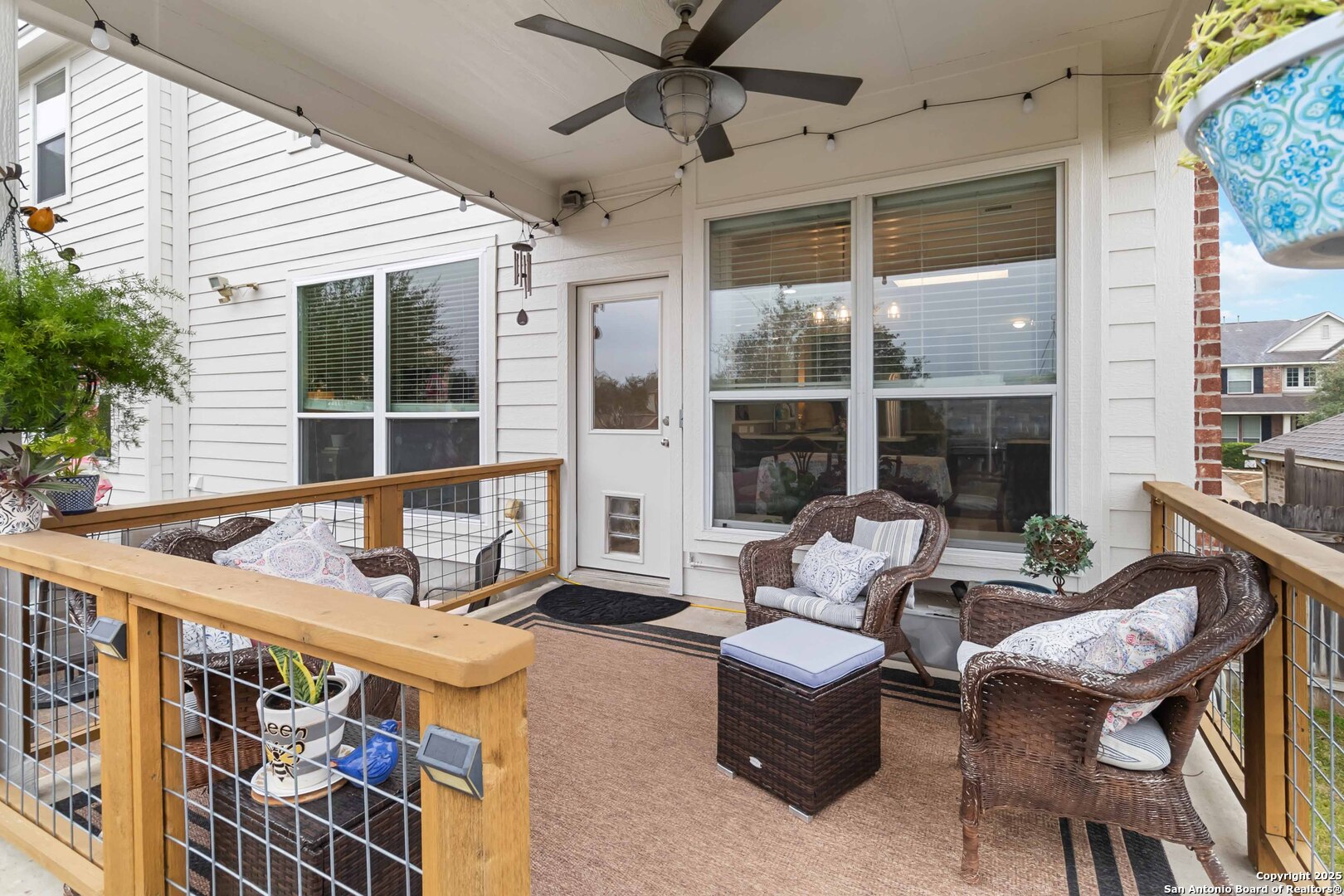 3627 Ashland Cliff