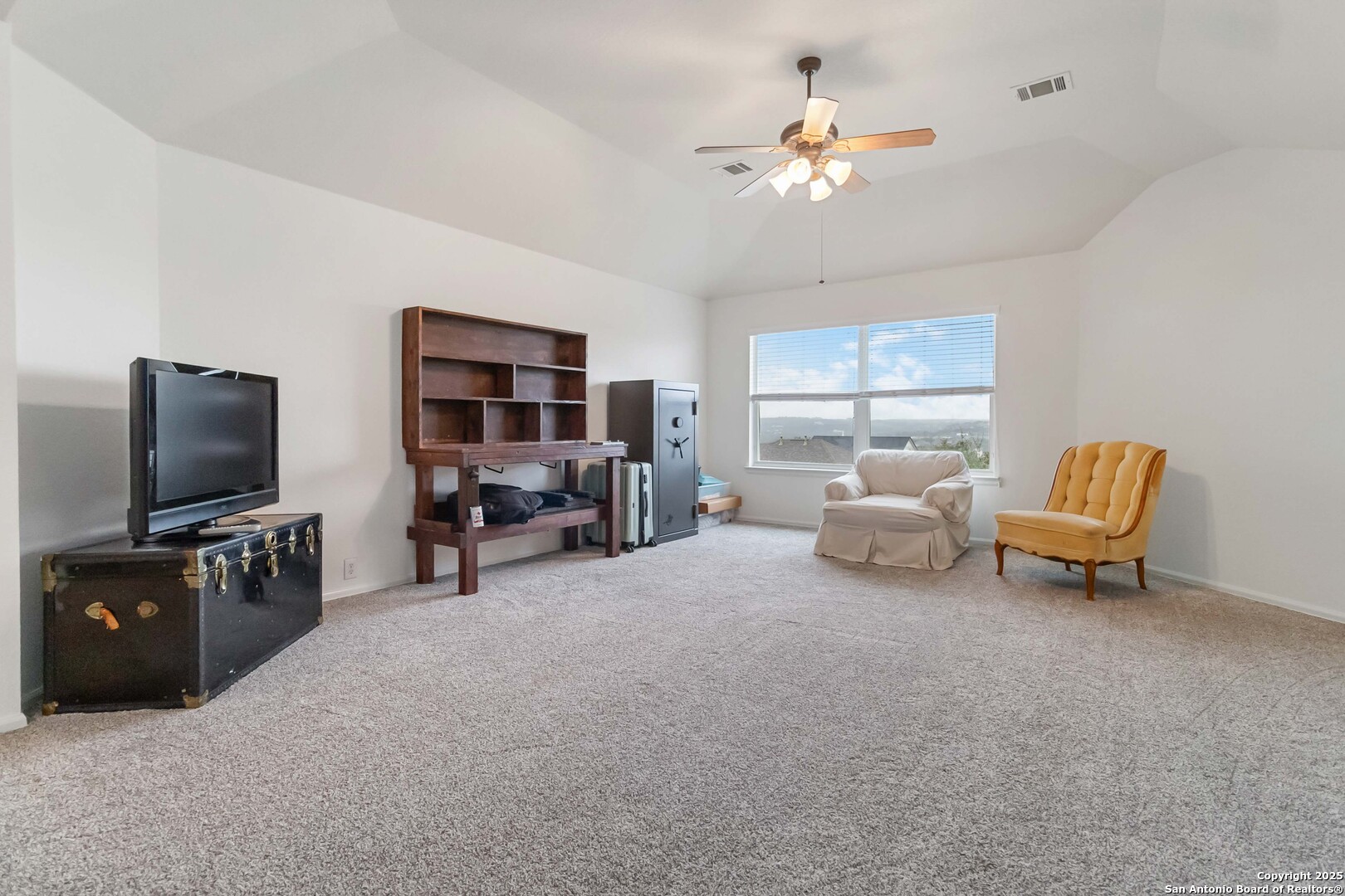 3627 Ashland Cliff