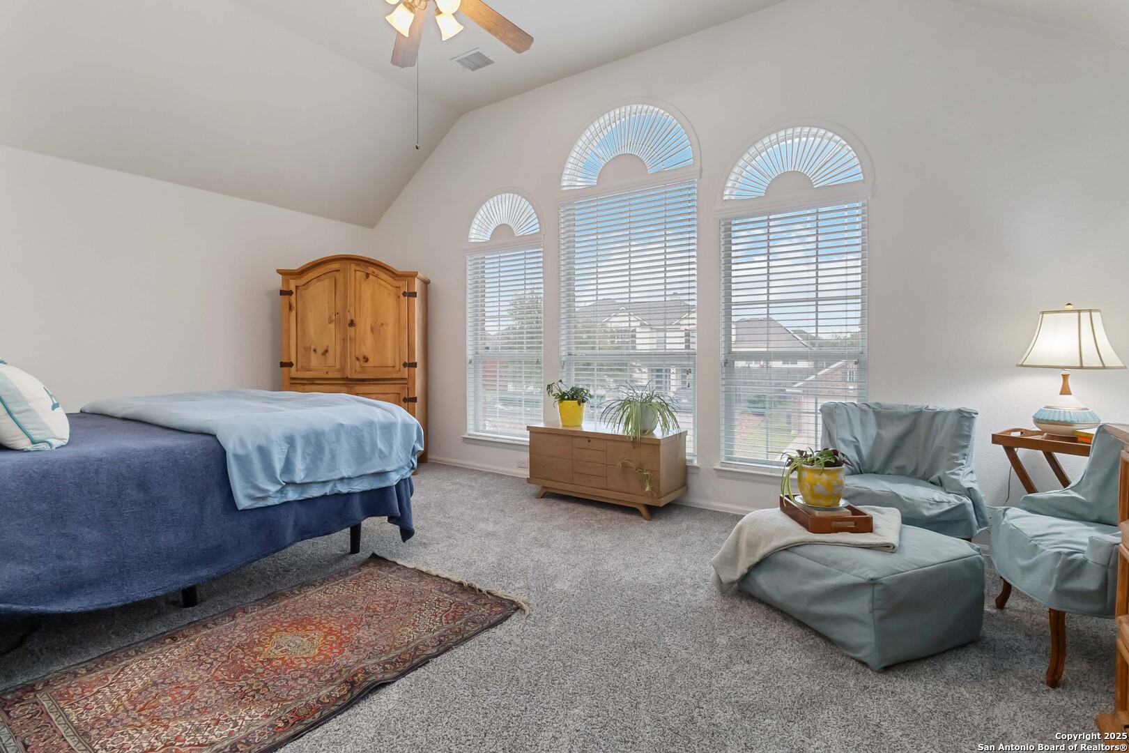 3627 Ashland Cliff