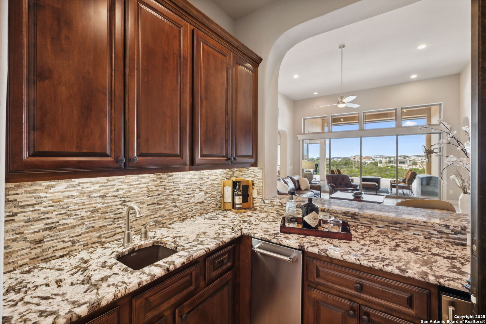 6831 Bella Colina