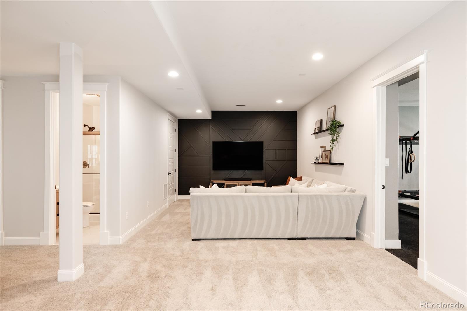10106 E 59th Place