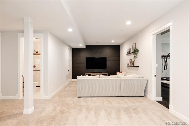 10106 E 59th Place