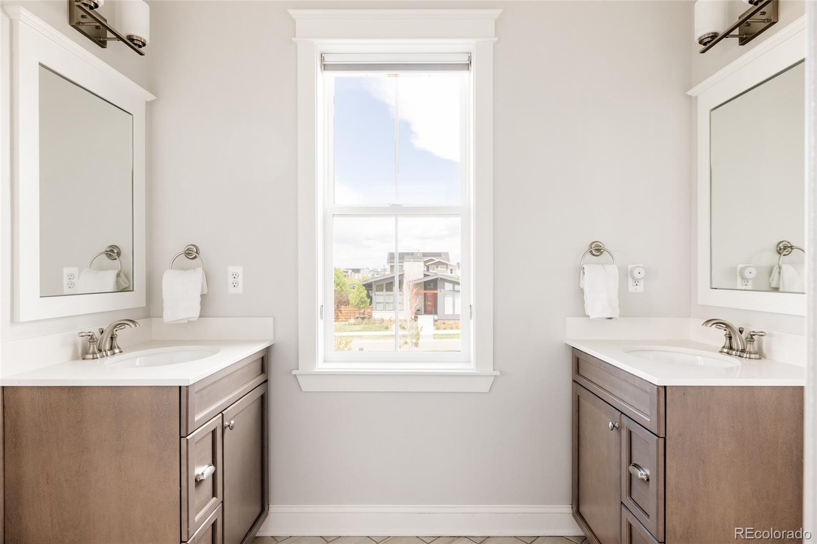 10106 E 59th Place